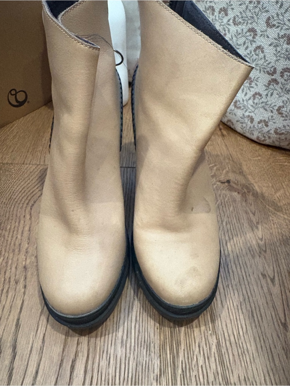 Waterproof Sorel Boot - Picture 2 of 4